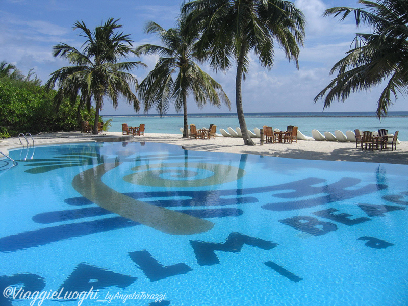 MALDIVE PALM BEACH ’06 107r POOL BAR