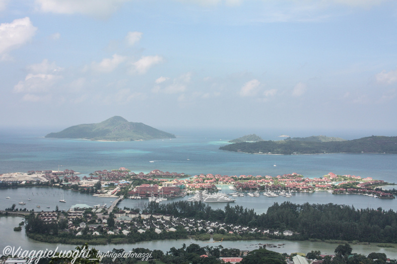 Seychelles Mar 13 279 panorama