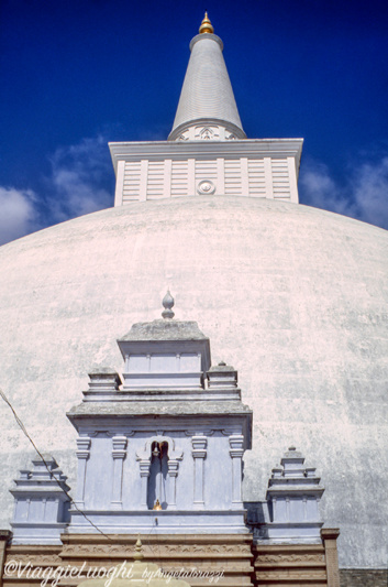 Sri Lanka ’96 017(19b) Anuradhapura