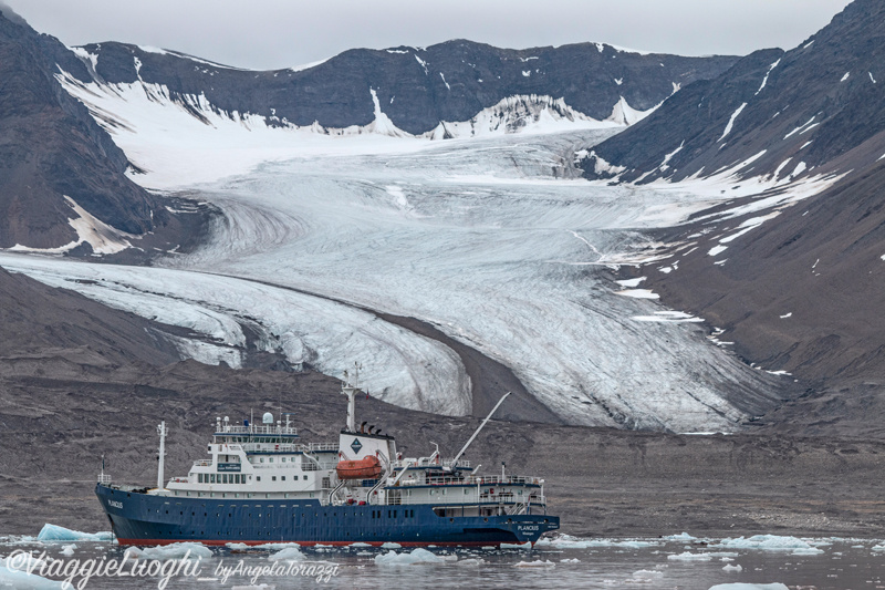 Svalbard Jul 2024 – 00210(264)Kronebreen