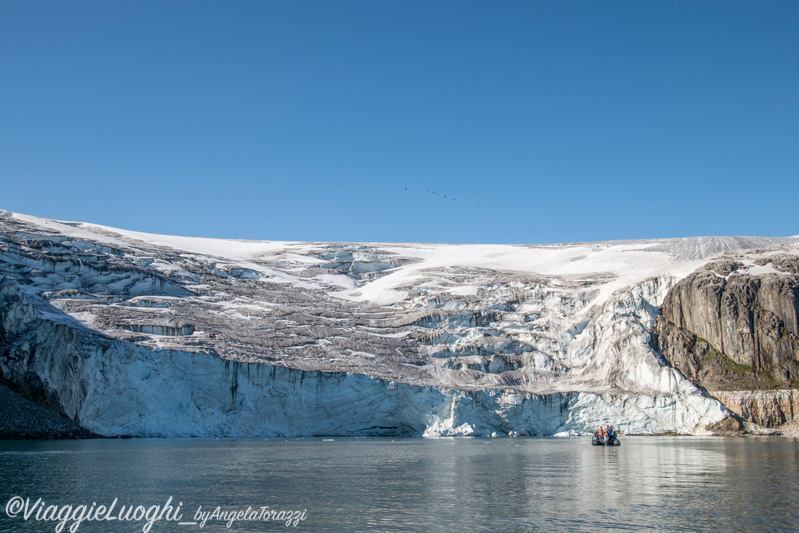 Svalbard Jul 2024 – 01568 Alkefjellet